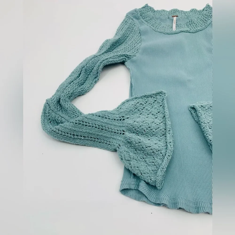 Free people | bohemian Blue Knit long Sleeve ribbed Top | size small